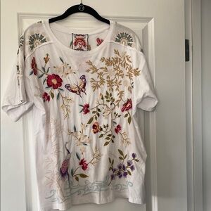 Johnny Was Embroidered T Shirt Floral Butterflies Size Medium